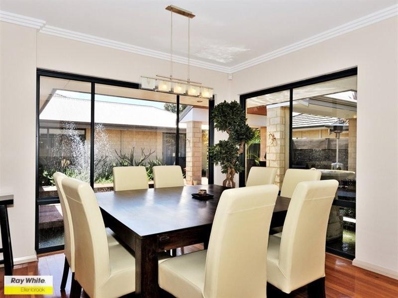 21 Dulegal Way, Aveley WA 6069