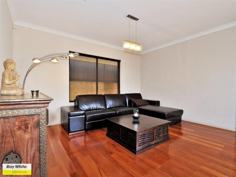 21 Dulegal Way, Aveley WA 6069