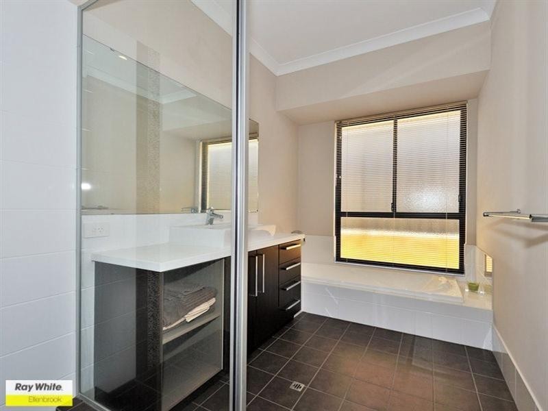 21 Dulegal Way, Aveley WA 6069