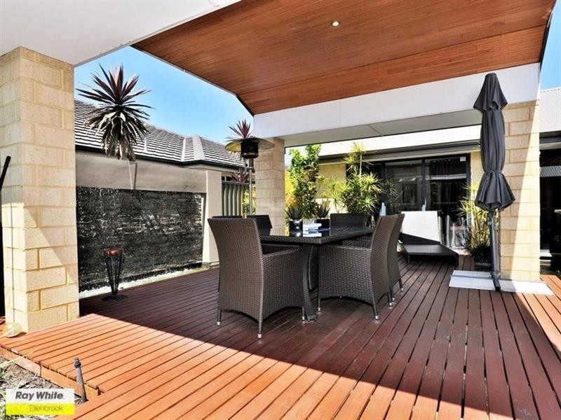 21 Dulegal Way, Aveley WA 6069