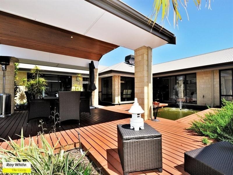 21 Dulegal Way, Aveley WA 6069