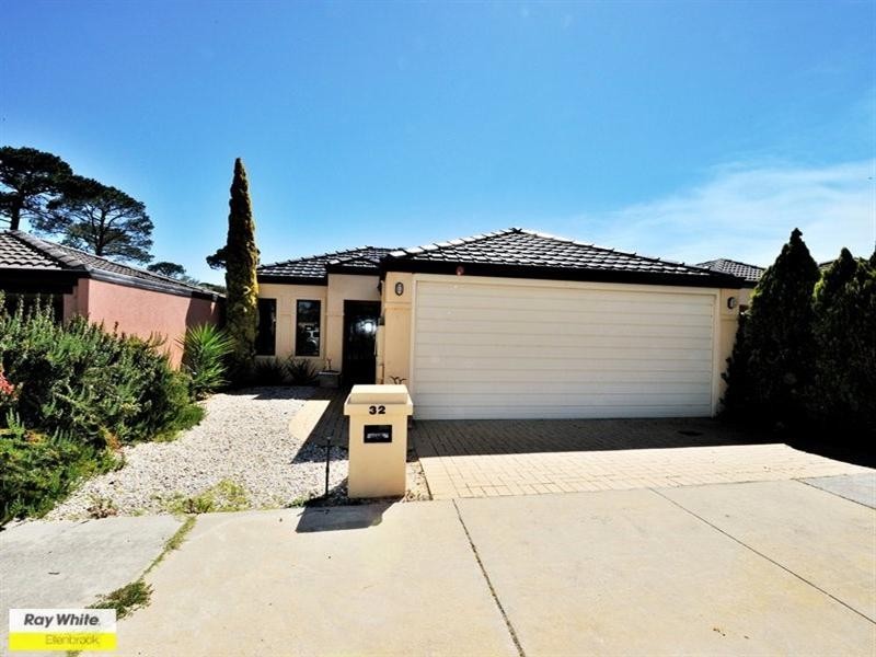 32 St Tropez Vista, Ellenbrook WA 6069