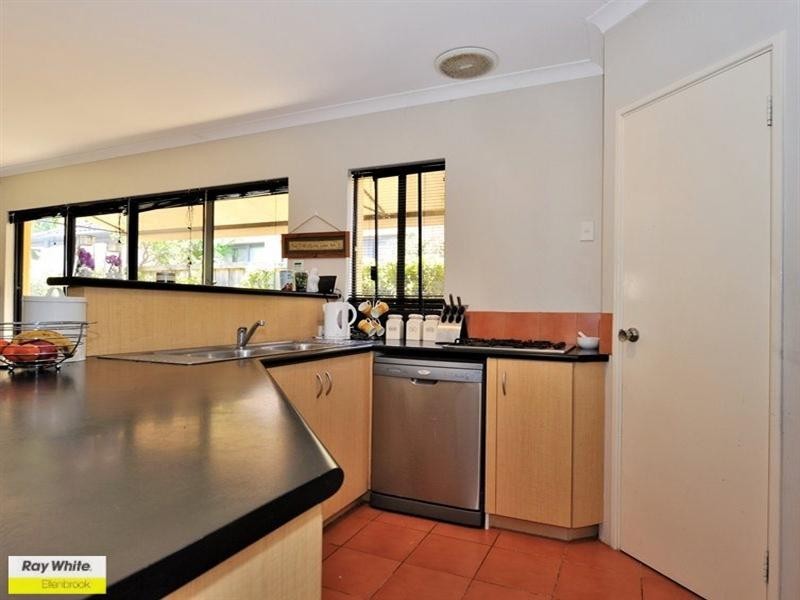 32 St Tropez Vista, Ellenbrook WA 6069