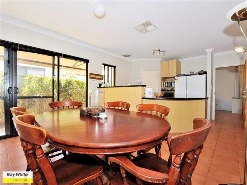 32 St Tropez Vista, Ellenbrook WA 6069