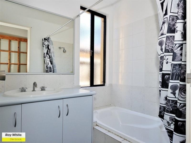 32 St Tropez Vista, Ellenbrook WA 6069