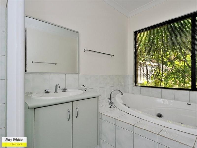 32 St Tropez Vista, Ellenbrook WA 6069