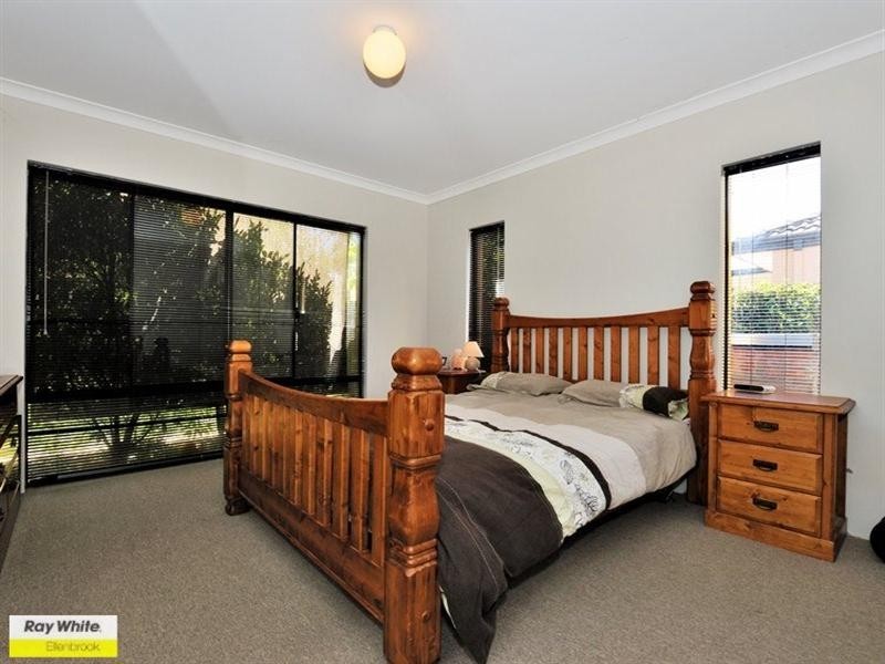 32 St Tropez Vista, Ellenbrook WA 6069