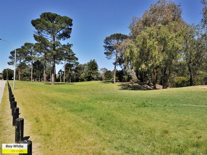 32 St Tropez Vista, Ellenbrook WA 6069