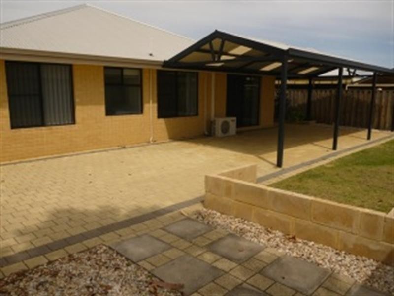 11 Derricap Avenue, Ellenbrook WA 6069