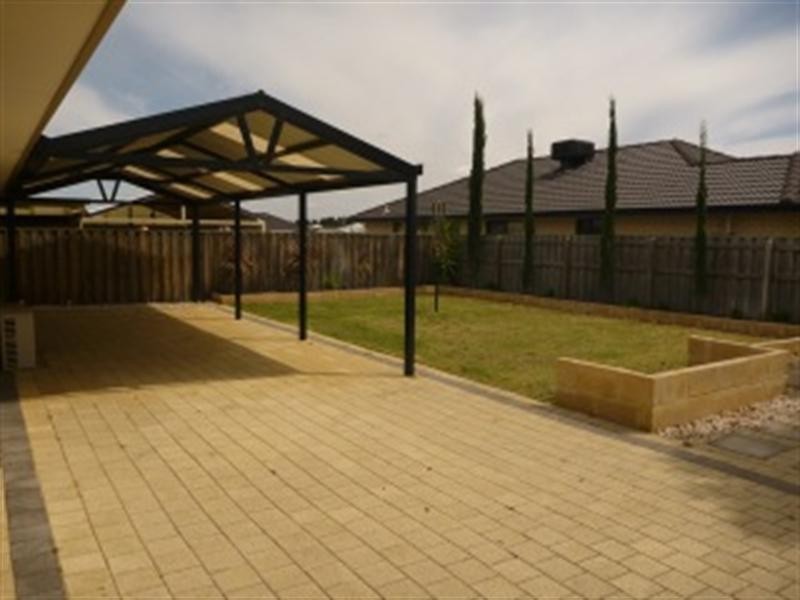 11 Derricap Avenue, Ellenbrook WA 6069