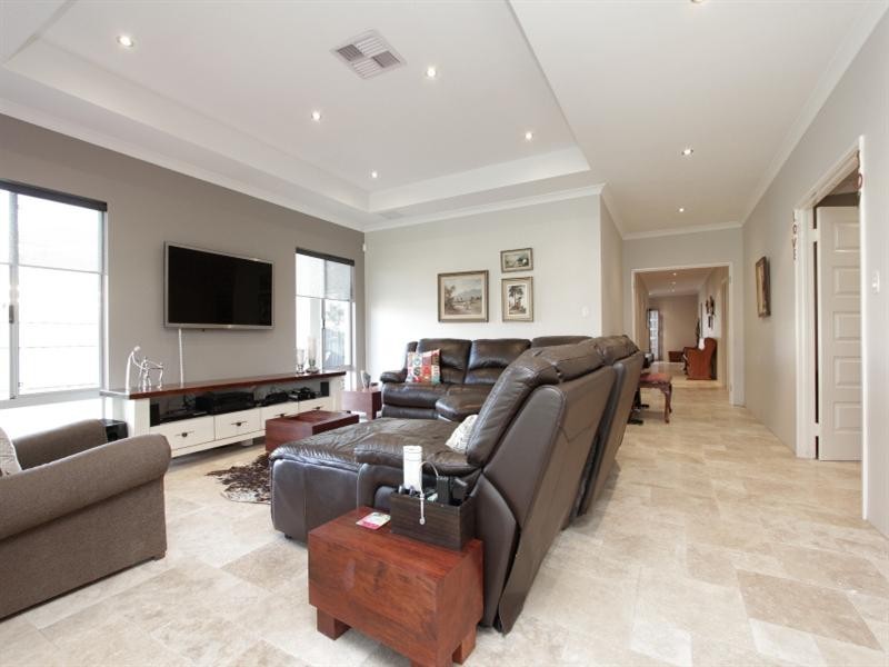 14 Fewson Turn, Ellenbrook WA 6069