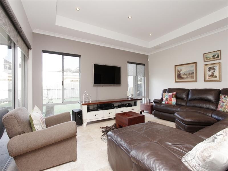 14 Fewson Turn, Ellenbrook WA 6069