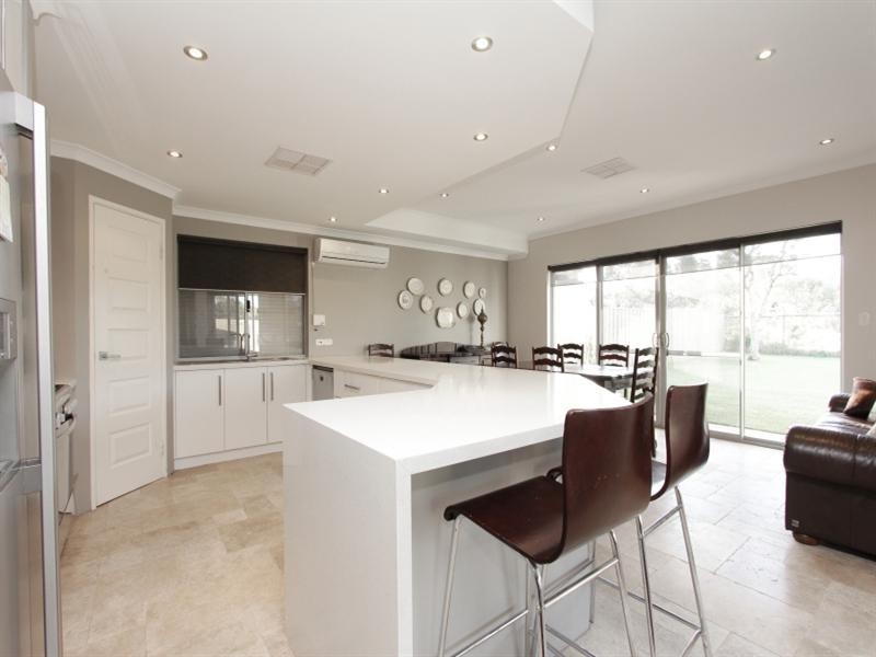 14 Fewson Turn, Ellenbrook WA 6069