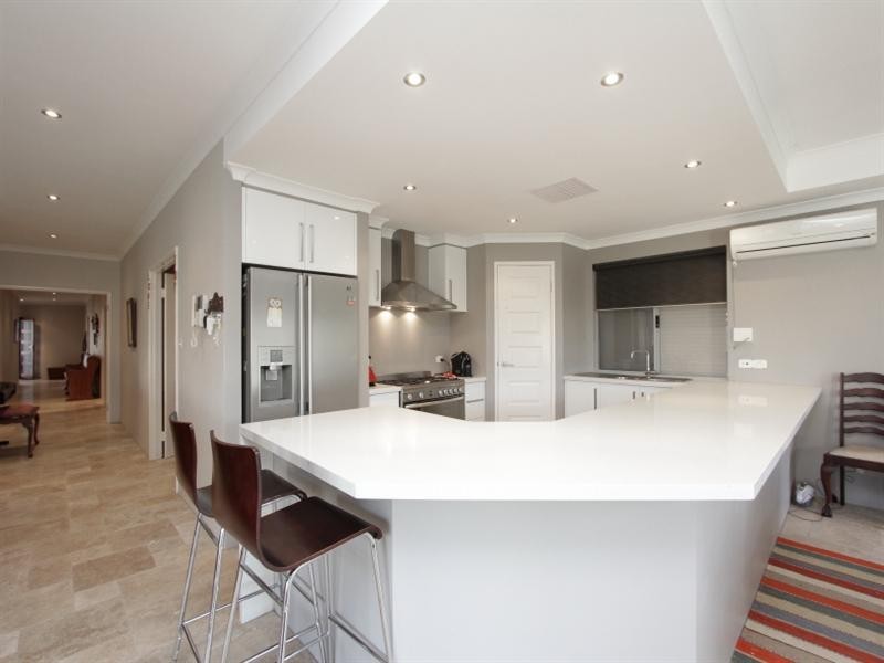 14 Fewson Turn, Ellenbrook WA 6069