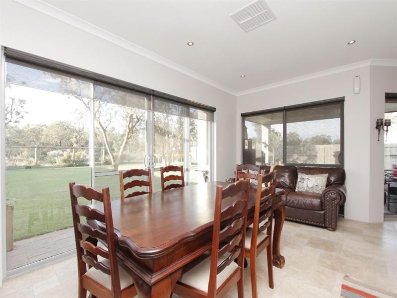 14 Fewson Turn, Ellenbrook WA 6069