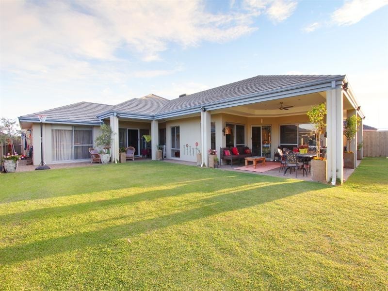 14 Fewson Turn, Ellenbrook WA 6069