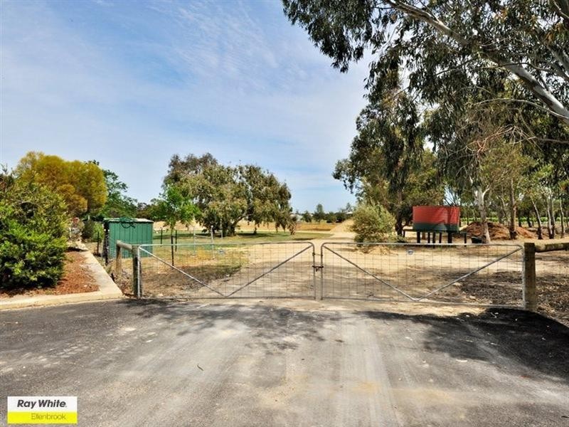 11 Scrivner Road, Herne Hill WA 6056