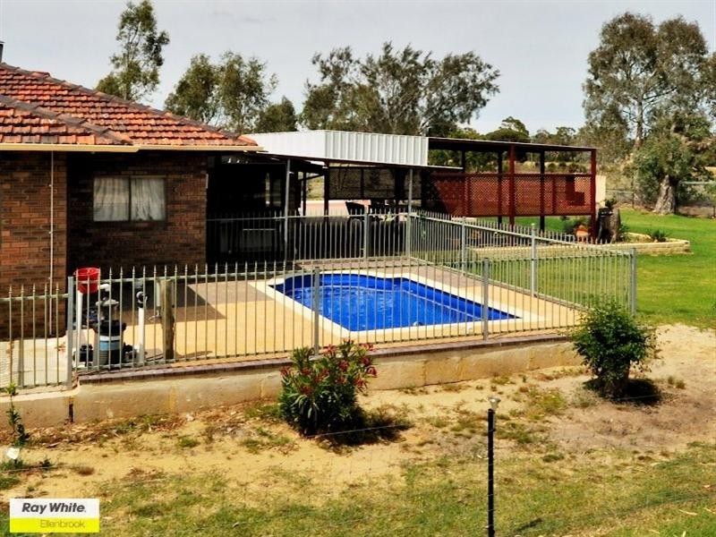 11 Scrivner Road, Herne Hill WA 6056