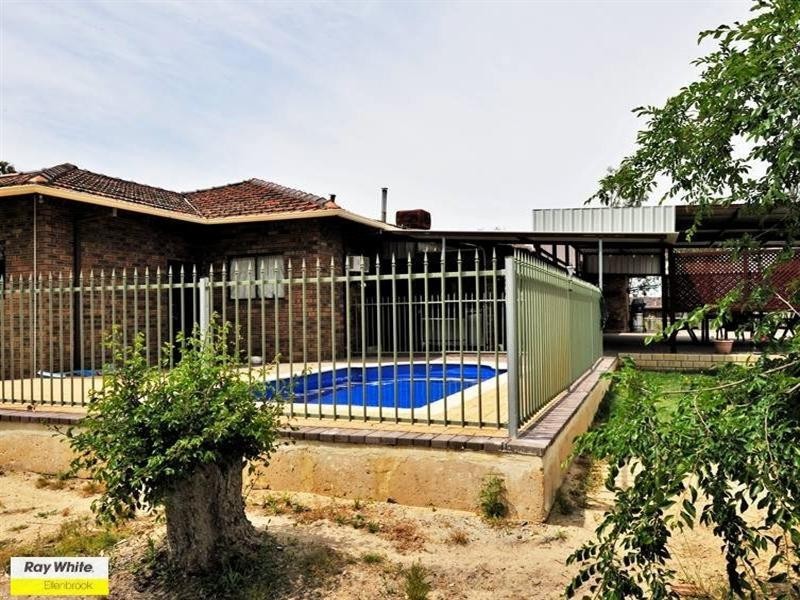 11 Scrivner Road, Herne Hill WA 6056