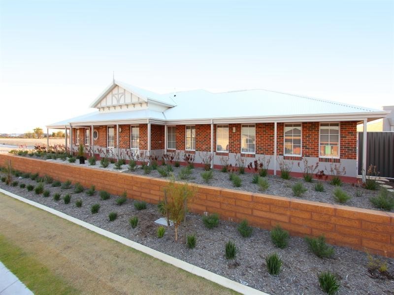 5 Badminton Cross, The Vines WA 6069