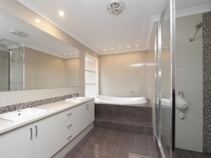 5 Badminton Cross, The Vines WA 6069