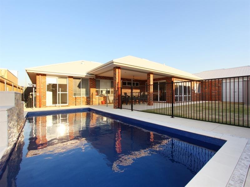 5 Badminton Cross, The Vines WA 6069