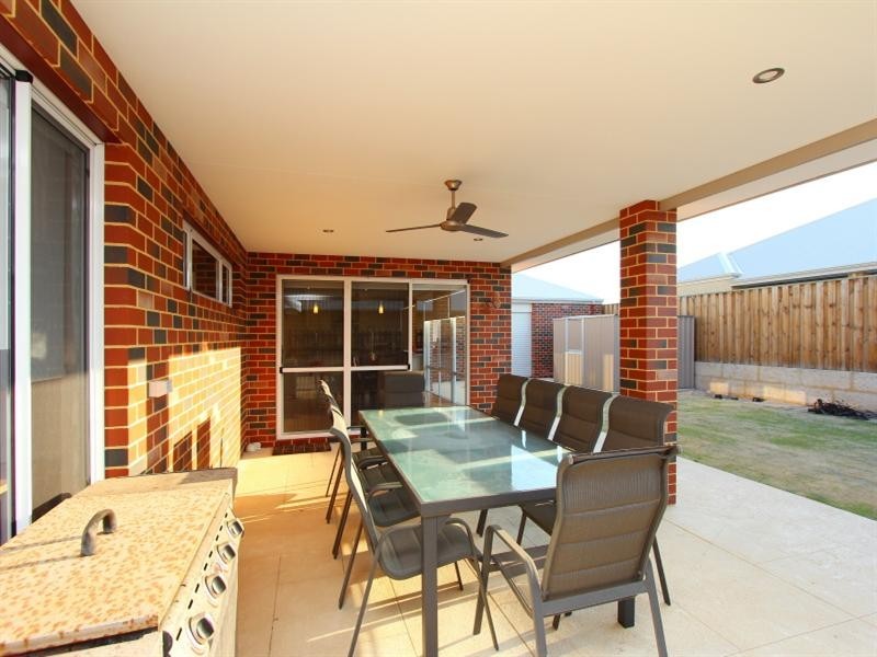 5 Badminton Cross, The Vines WA 6069