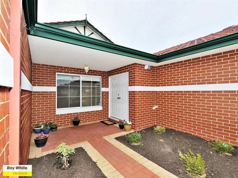 6 Petworth Drive, The Vines WA 6069