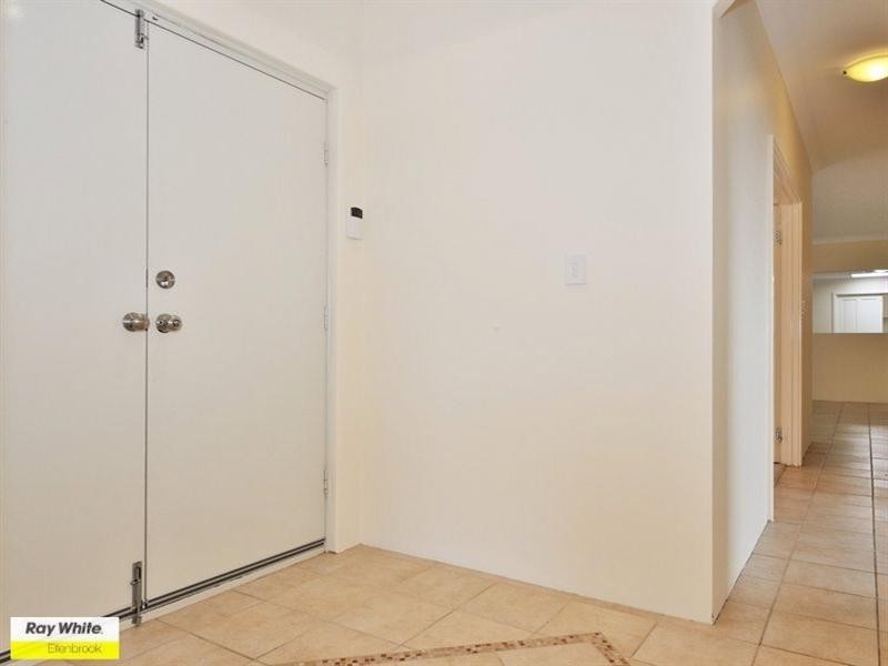 6 Petworth Drive, The Vines WA 6069