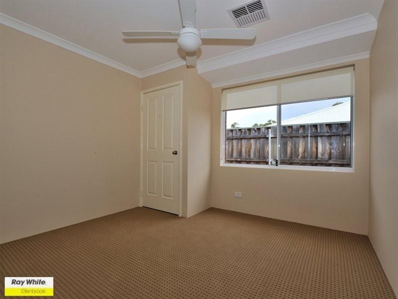 6 Petworth Drive, The Vines WA 6069