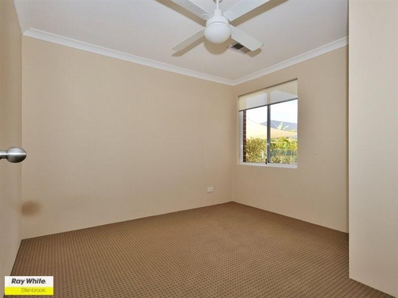 6 Petworth Drive, The Vines WA 6069