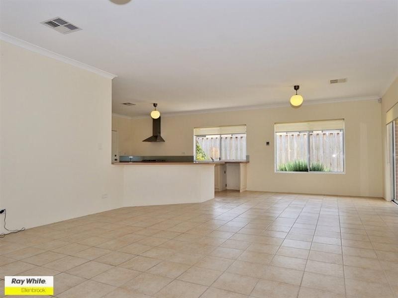 6 Petworth Drive, The Vines WA 6069