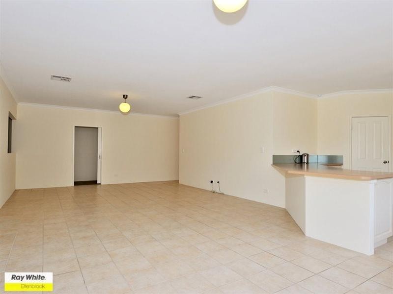 6 Petworth Drive, The Vines WA 6069