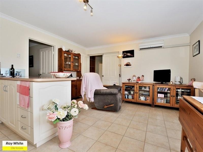 6 Petworth Drive, The Vines WA 6069