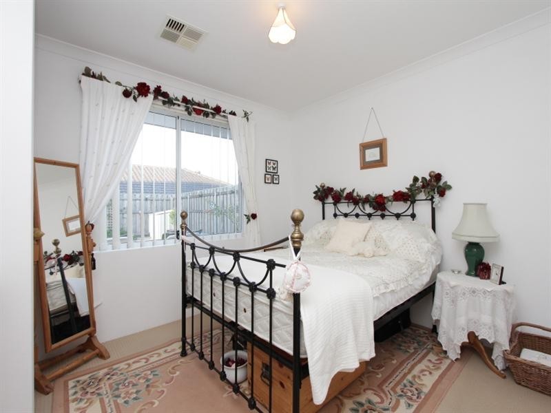 9 Newington Pass, Ellenbrook WA 6069