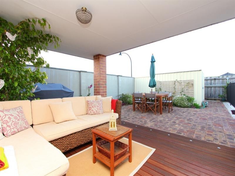 9 Newington Pass, Ellenbrook WA 6069