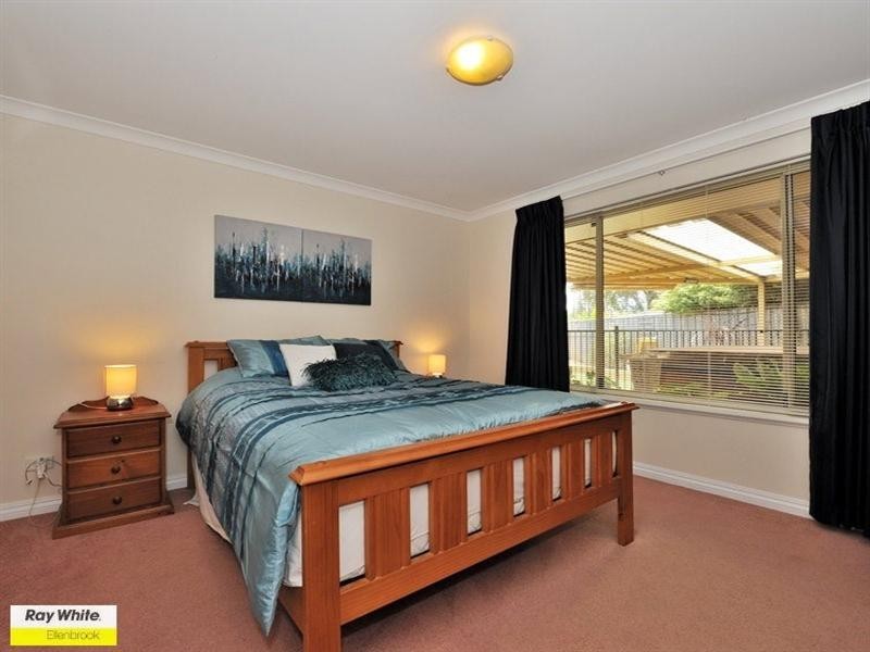 11 Merlot Court, The Vines WA 6069