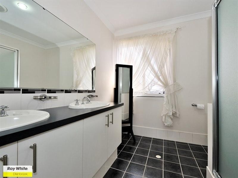 3 Bundaleer Avenue, Ellenbrook WA 6069