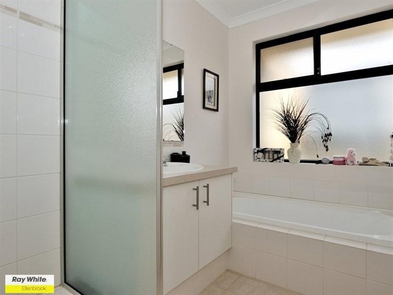 3 Bundaleer Avenue, Ellenbrook WA 6069