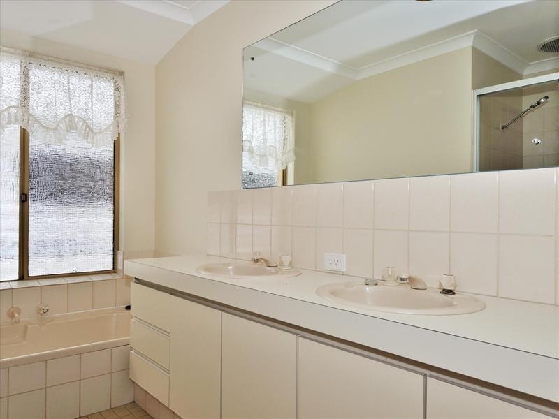 3 Emerald Lane, Bullsbrook WA 6084