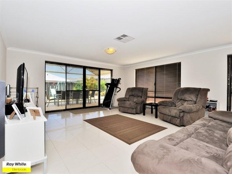 335 Millhouse Road, Aveley WA 6069