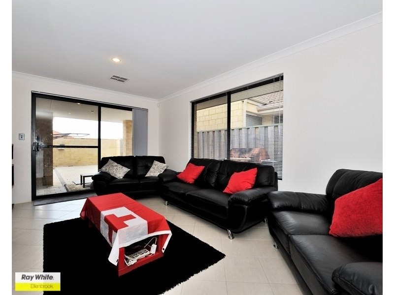 6 Oban Way, Ellenbrook WA 6069