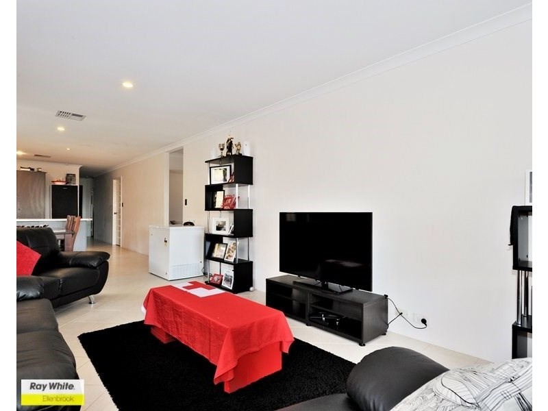 6 Oban Way, Ellenbrook WA 6069