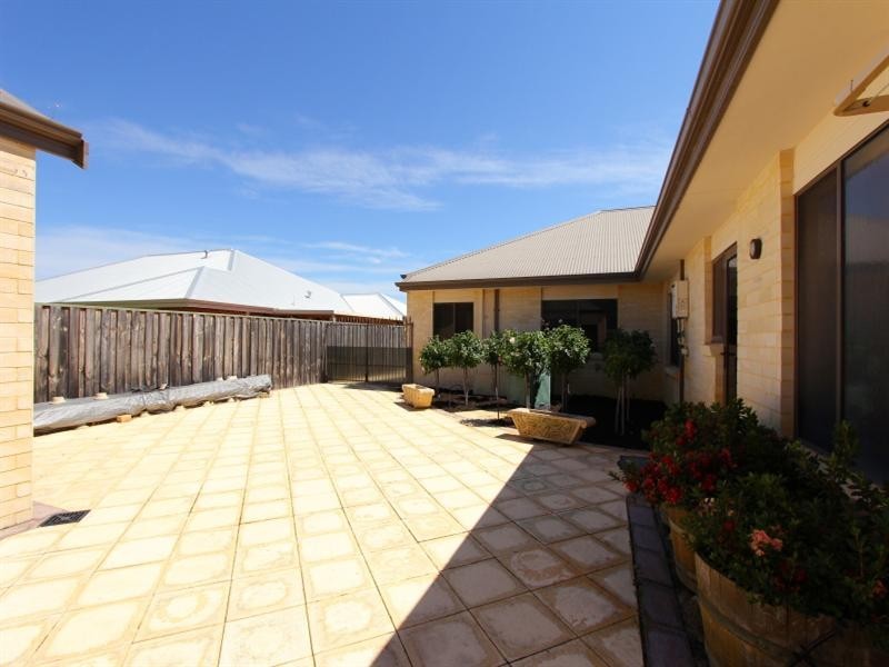 22 Moulton Trail, Ellenbrook WA 6069