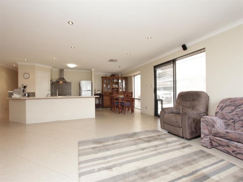 22 Granesse Drive, Ellenbrook WA 6069