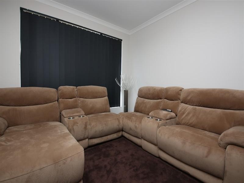 6 Aston Chase, Aveley WA 6069