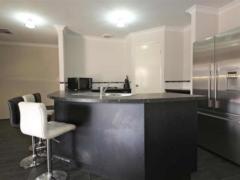 6 Aston Chase, Aveley WA 6069