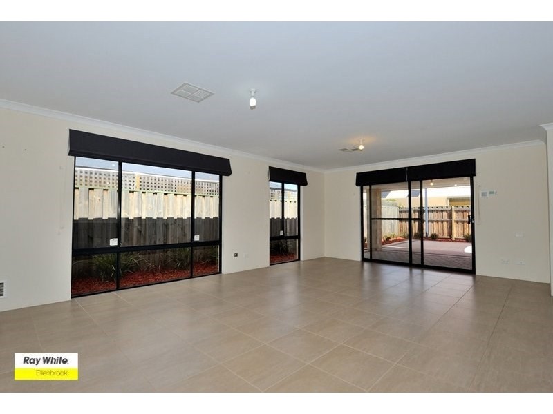 41 Bradshaw Crescent, Ellenbrook WA 6069