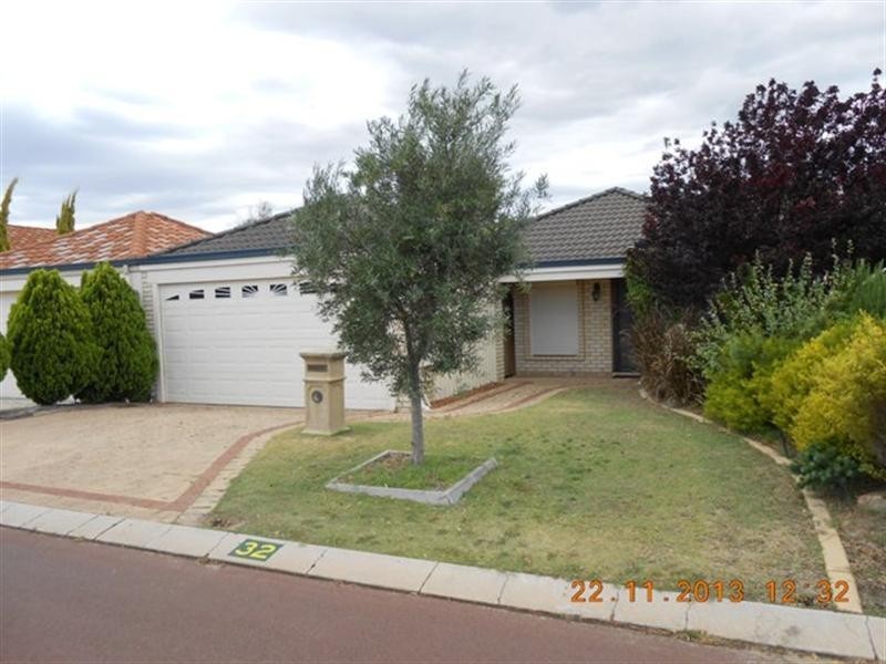 32 Santorini Boulevard, Ellenbrook WA 6069