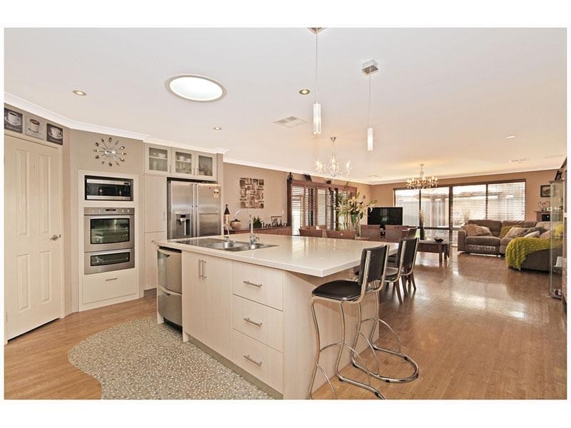 8 Anfield Crescent, Aveley WA 6069